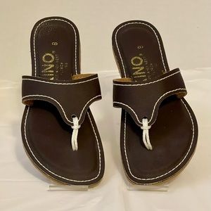 Preowned KINO Womens Leather Sandals Flip Flop Made In Key West  Brown Size 8